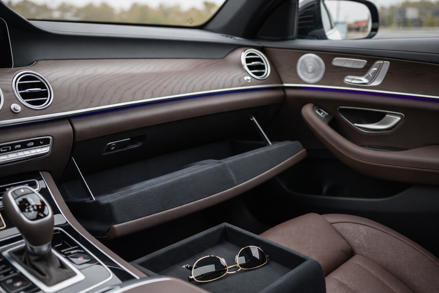 1770376587485070.png 植绒汽车内饰.png